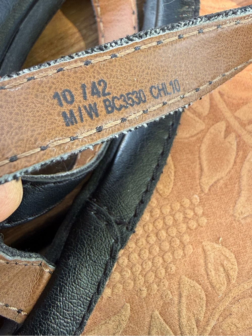 b.o.c. Black and Brown Cross-Strap Thong Gladiator Sandals - Picture 2 of 4